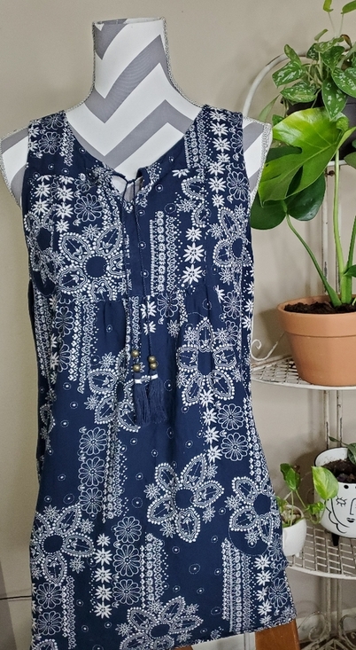 Dress - Picture 1 of 2